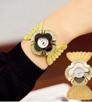 Fashion Oval Gold Wrist watches Ladies Bracelet Clock- 110015